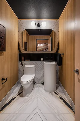 Rented by Extell Marketing Group LLC | media 32