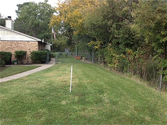 Front area at 2209 McKean