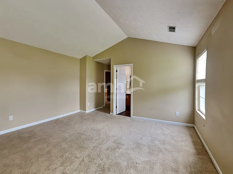 2315 Hayward Ln — Photo 9