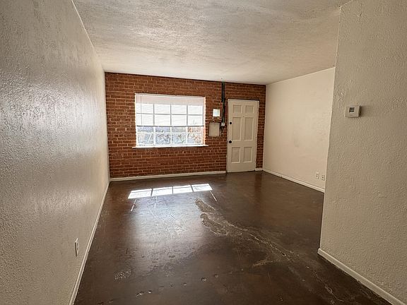 2nd image of 602 W Roosevelt St #2