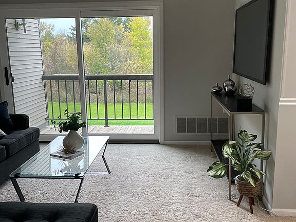 3rd image of 42532 Lilley Pointe Dr