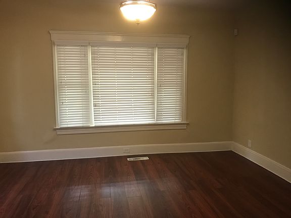 5th image of 429 N Mentor Ave