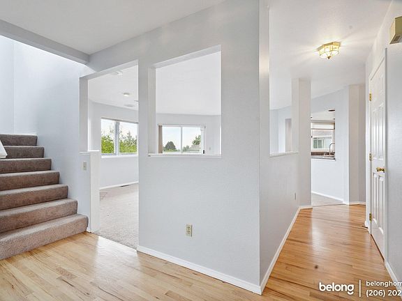 5th image of 4670 Lighthouse Dr NE