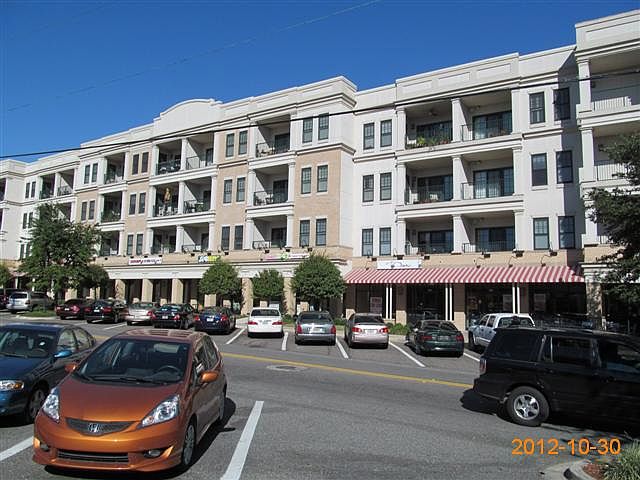 2nd image of 1661 Riverside Ave #312