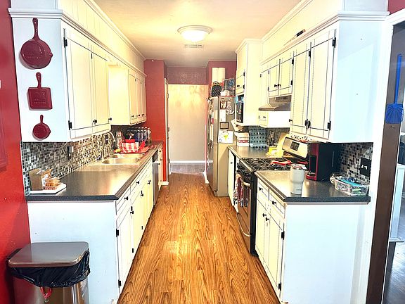 3rd image of 1313 Jefferson Dr