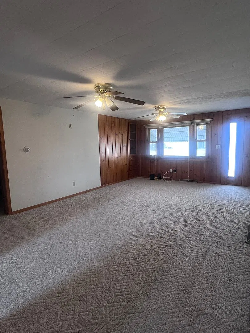 2-Bedroom 1-Bathroom / Multi Family House — Photo 4