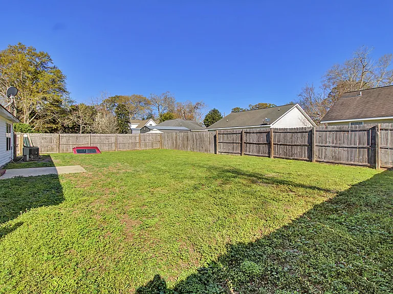 146 Auburn Cir — Photo 22