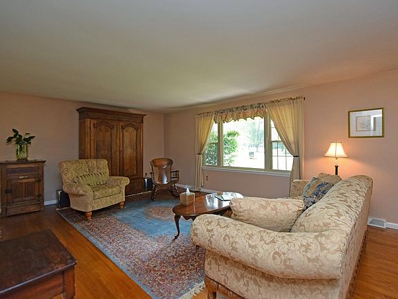 5th image of 5768 Beechnut Dr