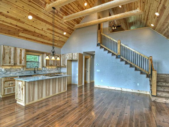 5th image of 137 Golden Eagle Cir