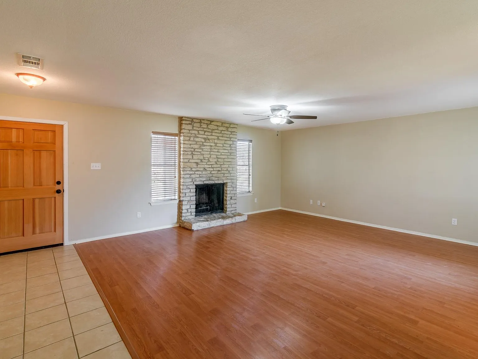 4 bed, 2.0 bath, 1517 sqft, $1,850 — Photo 3