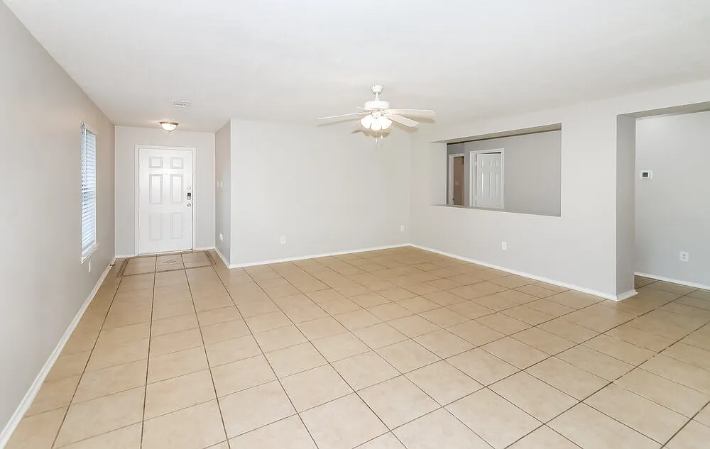 3 bed, 2.0 bath, 1824 sqft, $1,780 — Photo 3