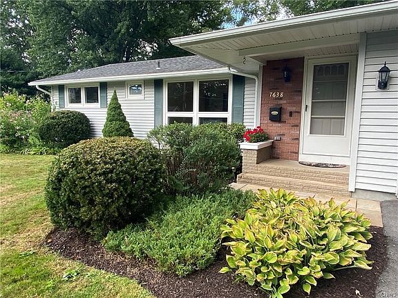 3rd image of 7638 Harbor Cir