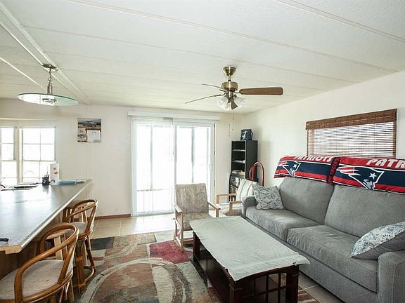 3rd image of 1012 Royal Palm Dr