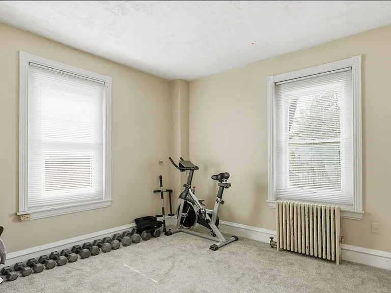 1423 Locust St — Photo 13