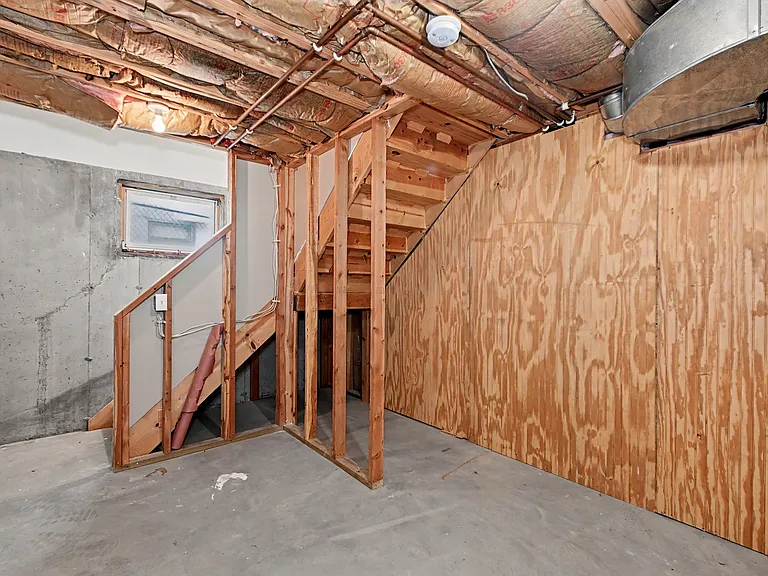 21 Whitmore Ln #1 — Photo 36