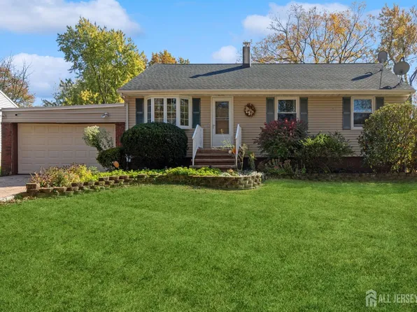 205 Runyon Ave, Piscataway, NJ 08854