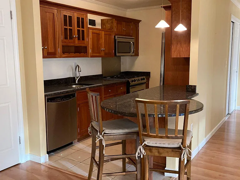 6 Whittier Pl #9E — Photo 10