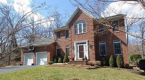2nd image of 2527 Lyon Dr