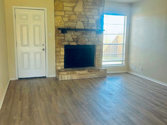 2nd image of 805 Betsy Ross Dr #A