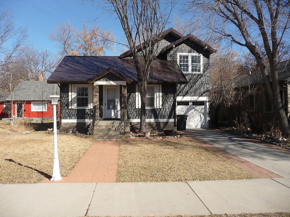 1st image of 211 Avenue E