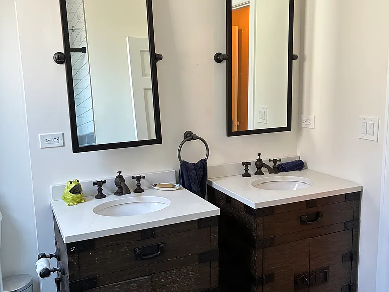 guest room sink for two