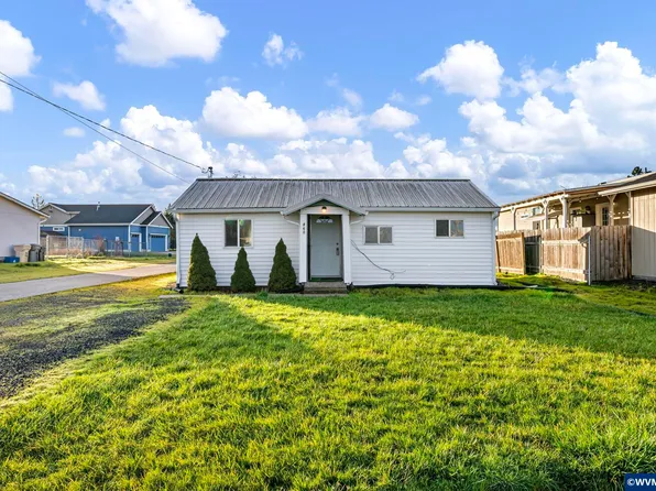 860 Burton St, Harrisburg, OR 97446