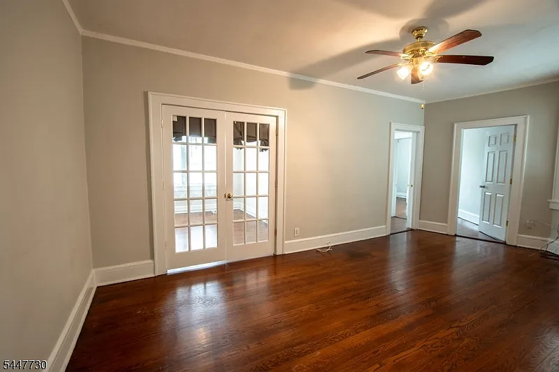 2 bed, 1.0 bath, $2,300 — Photo 2