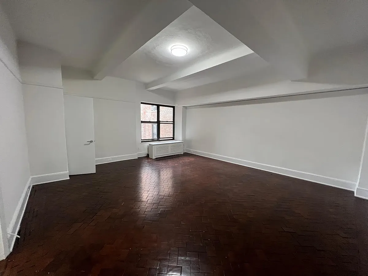 Building Photo - 160 W 73rd St #9E