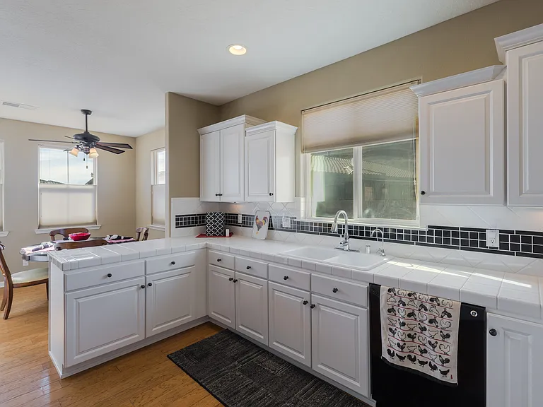 721 Promenade Trl SW — Photo 8
