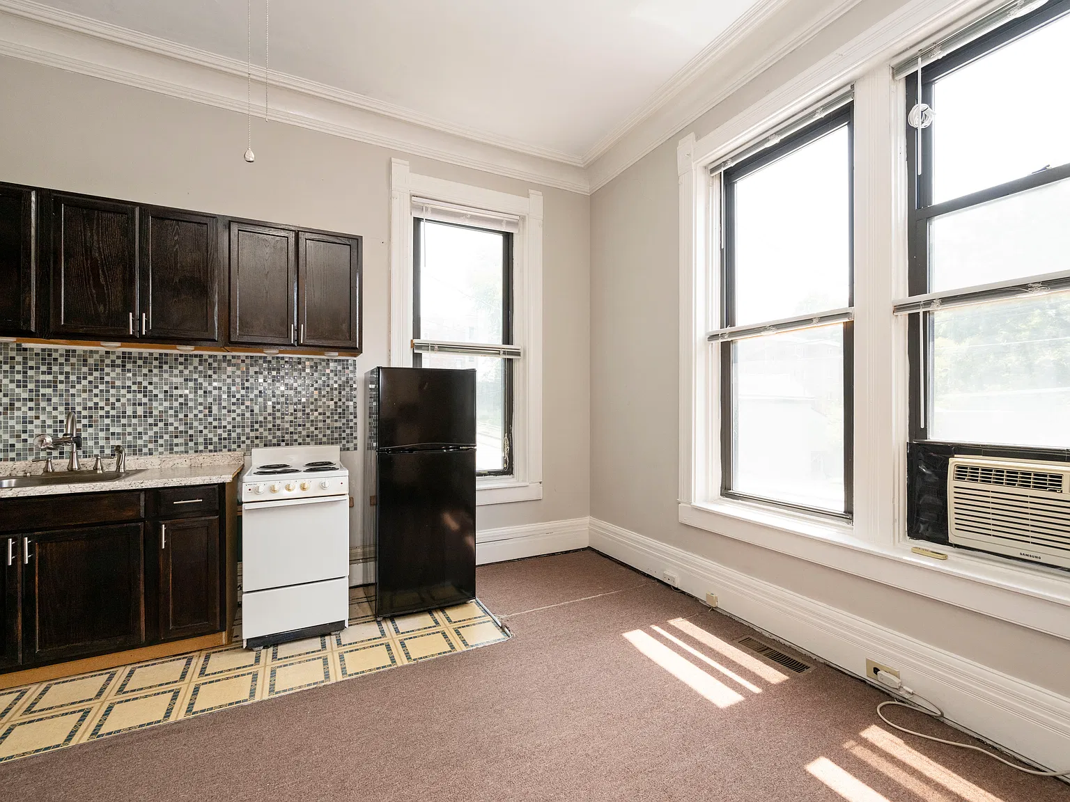 120 Lyon St — Photo 4