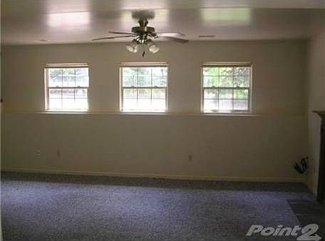 5th image of 9010 Julia Ave