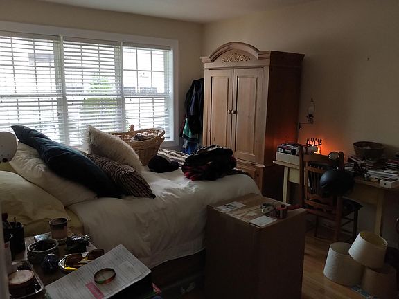 4th image of 2415 Pomona Ln