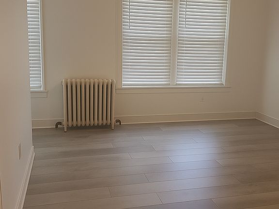 3rd image of 702 N Franklin St APT 2