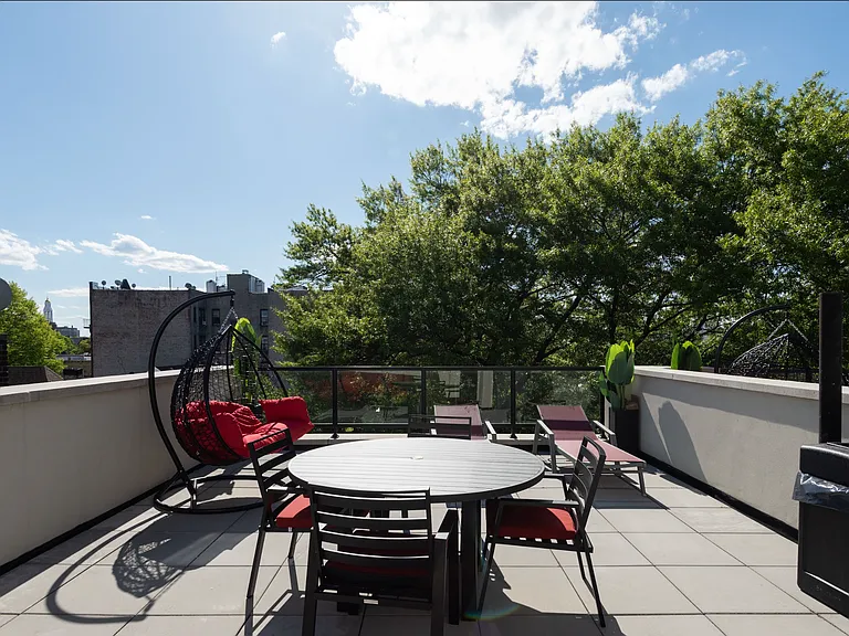 675 E 32nd St #26 — Photo 28