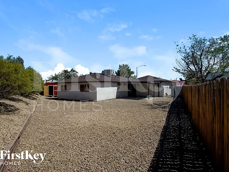 227 Autumn Ct — Photo 15