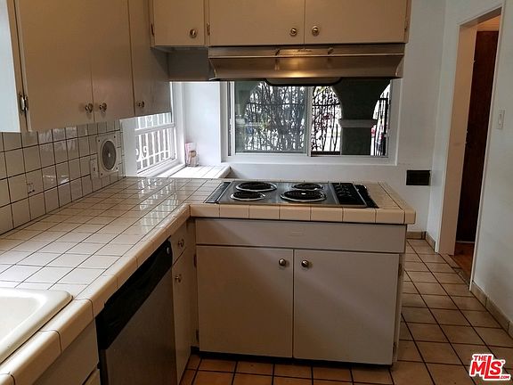 5th image of 4256 S Norton Ave