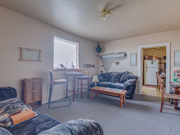 5th image of 304 Pacific Ave S