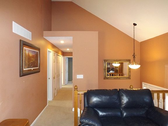 3rd image of 3105 N 39th Ter