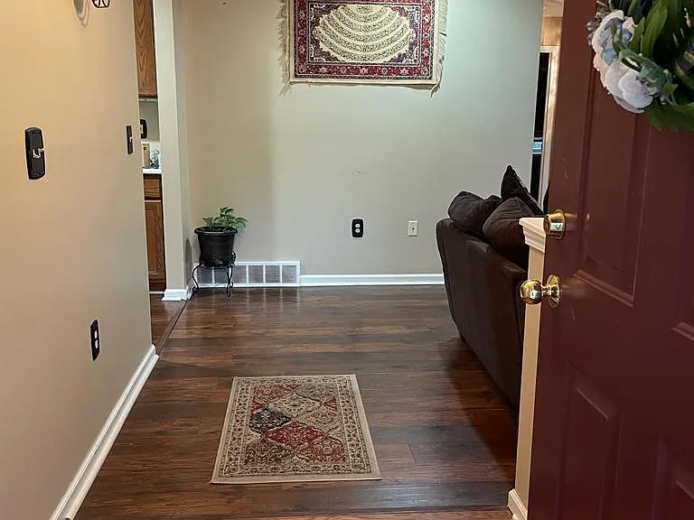 21 Brittany Cir — Photo 2