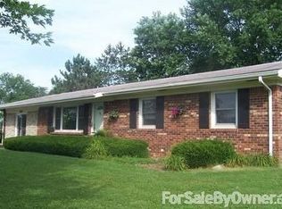 15440 E Lake Shore Dr N, Hope, IN 47246