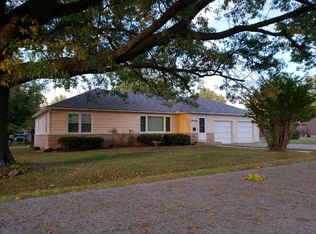 300 E 2nd St, Lamar, MO 64759