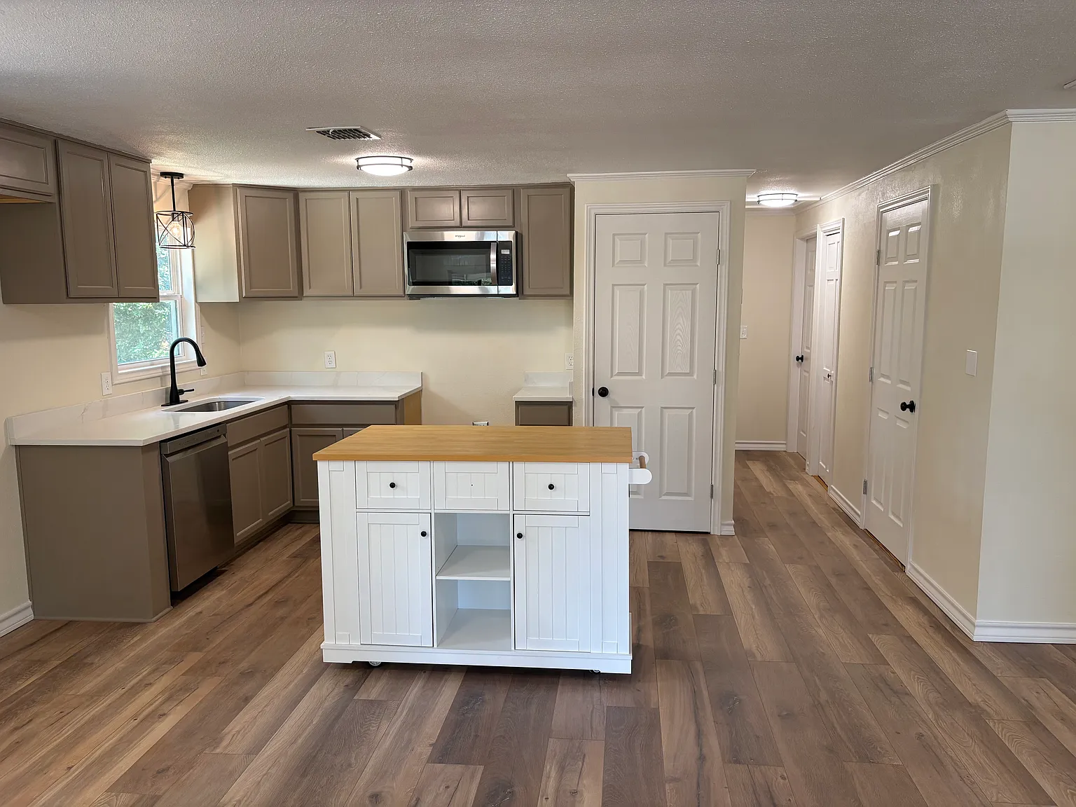 4306 White Settlement Rd — Photo 2