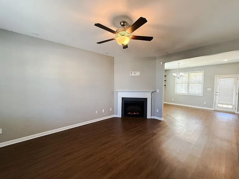 268 Chatfield Dr — Photo 2