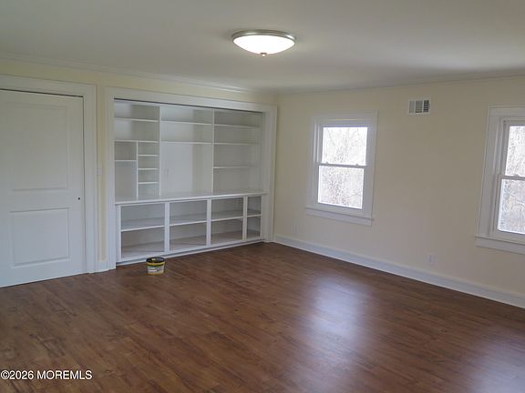 4th image of 545 Cooper Rd