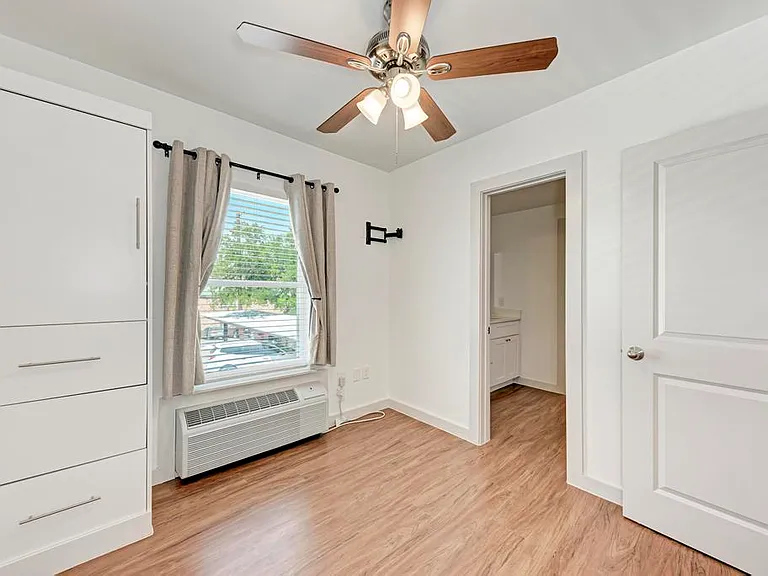 306 E 30th St #3 — Photo 11