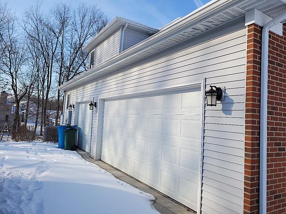 3rd image of 51227 Radcliffe Ct