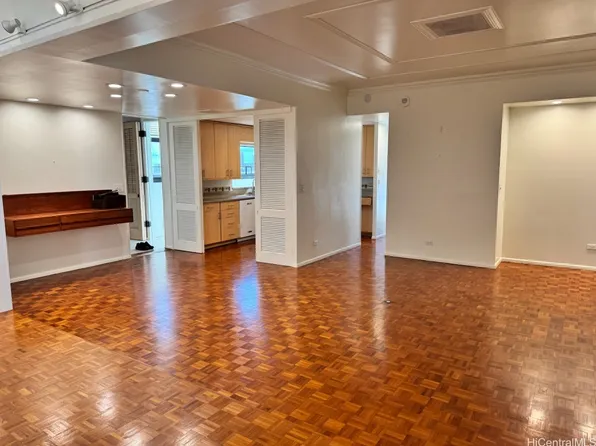 1333 Heulu St, Honolulu, HI 96822