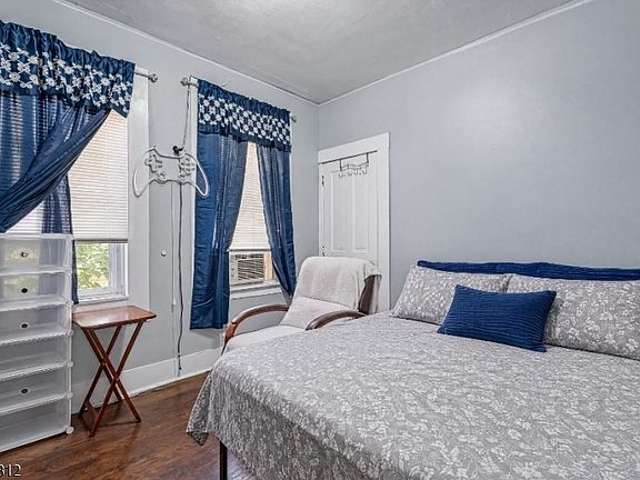 4th image of 262 Harrison St
