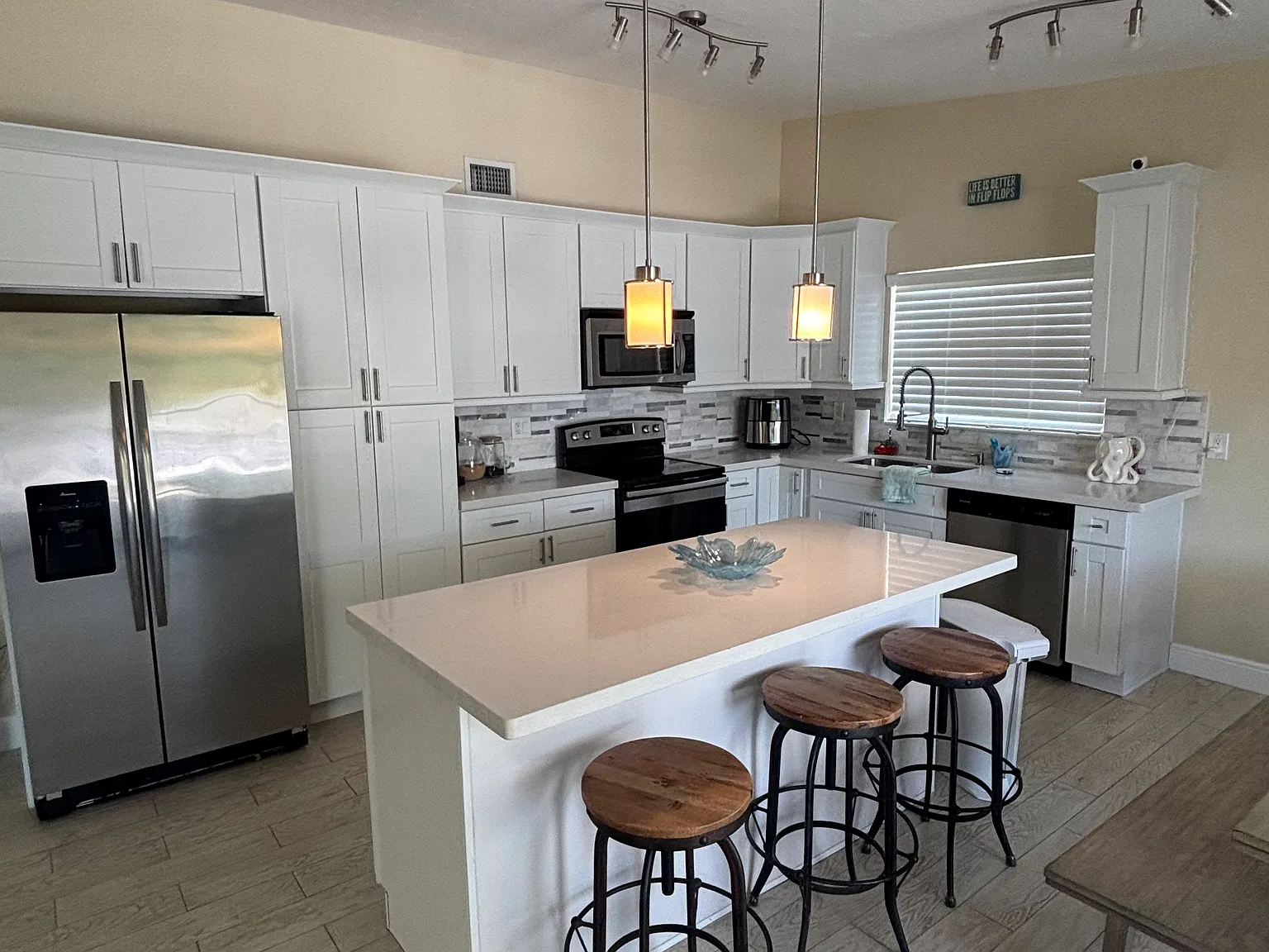 3 bed, 2538 sqft, $5,000 — Photo 4