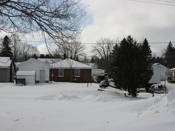 3rd image of 626 S 2nd St